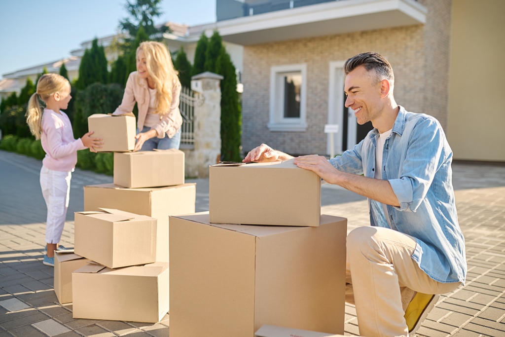 Optimisez le stockage familial : Astuces pour organiser les affaires de toute la famille